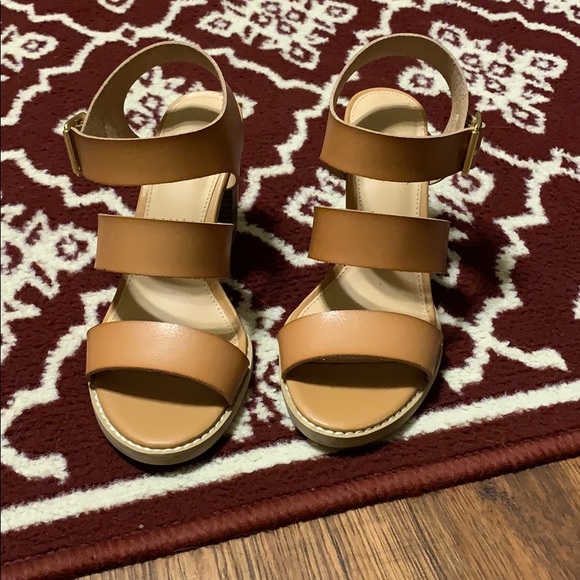 Block heels. Size 7. Never been worn! - Picture 2 of 3